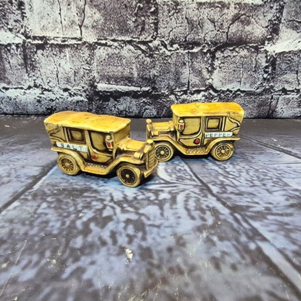 1920's Style Old time Delivery Trucks Salt and Pepper Shaker